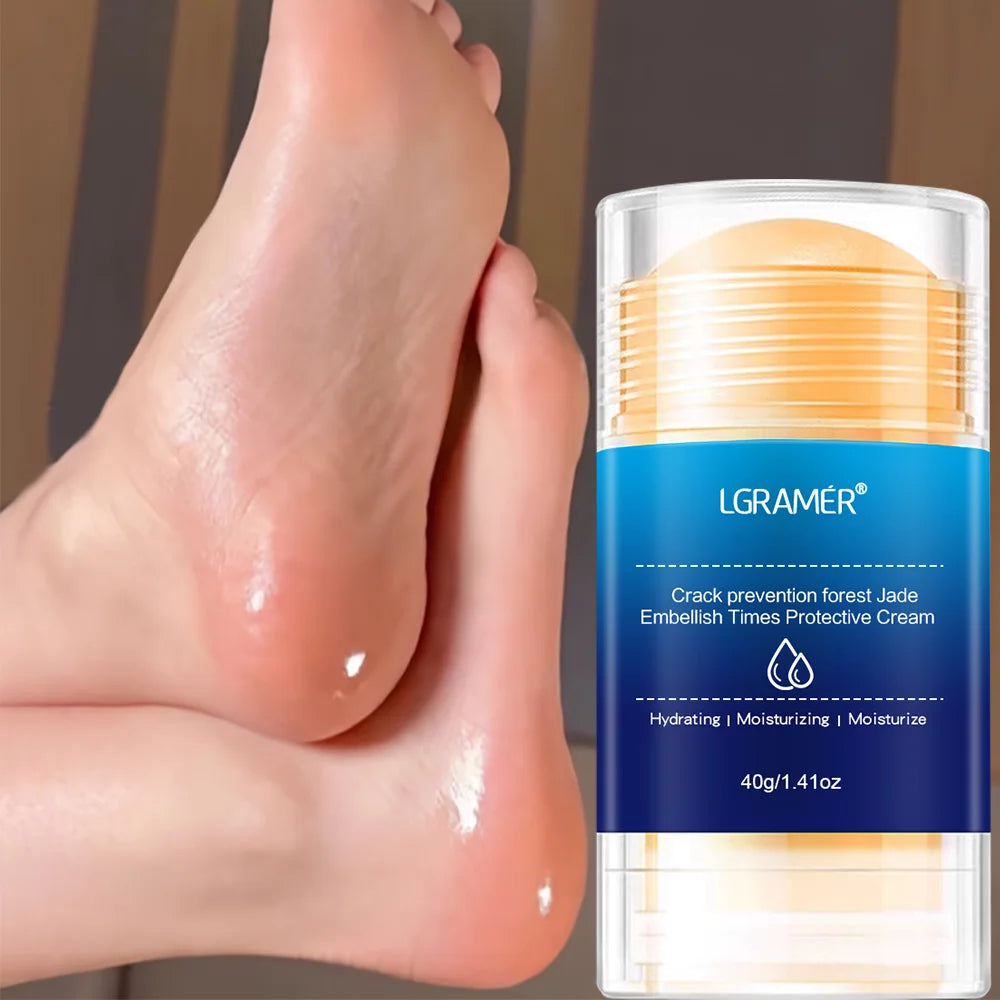 Urea Foot Cream Repairs Dry Skin Deeply Moisturizes and Nourishes The Skin Strengthens The Skin Enhances Its Toughness